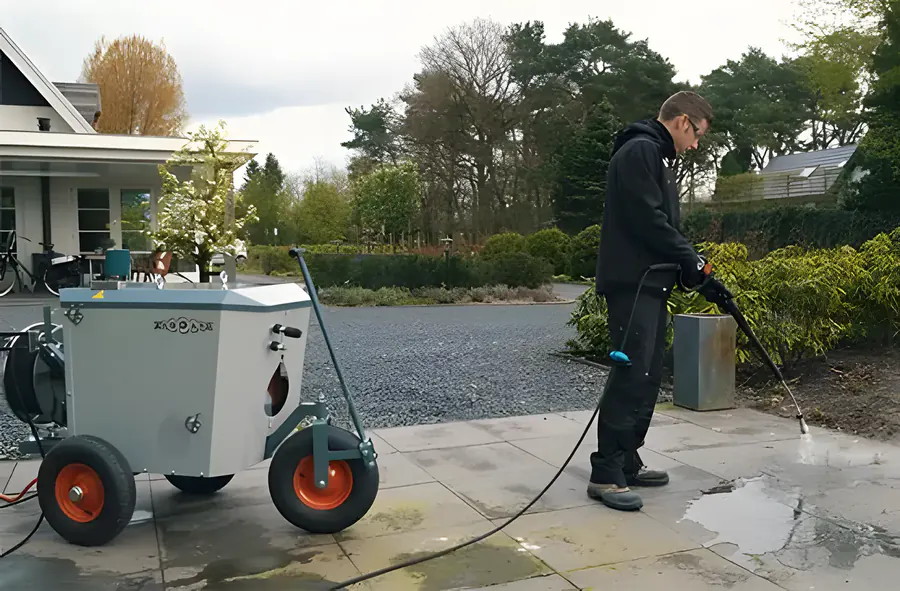 Onkruidkoker door Ruijter Groenservice